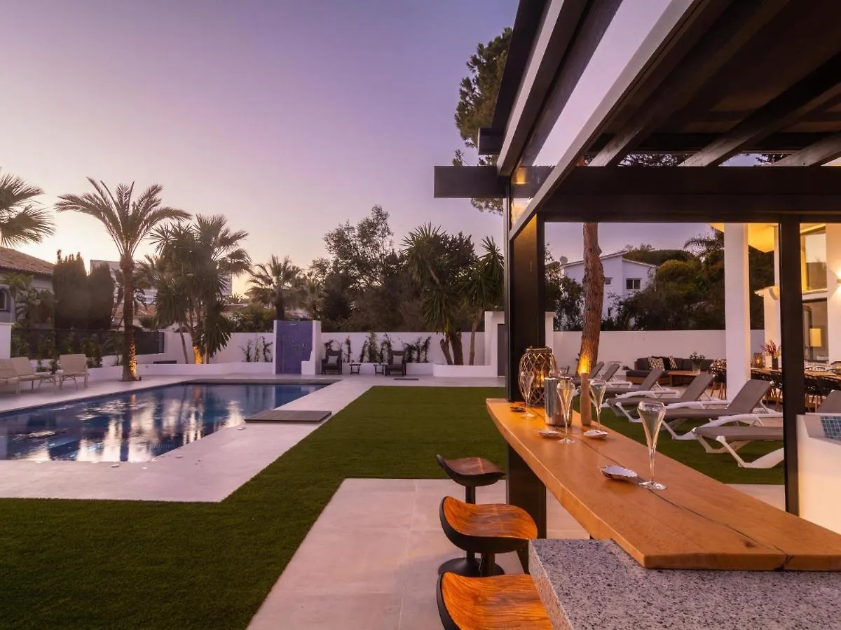 Villa In Las Chapas Playa With Private Heated Pool Μαρμπέλλα Ισπανία