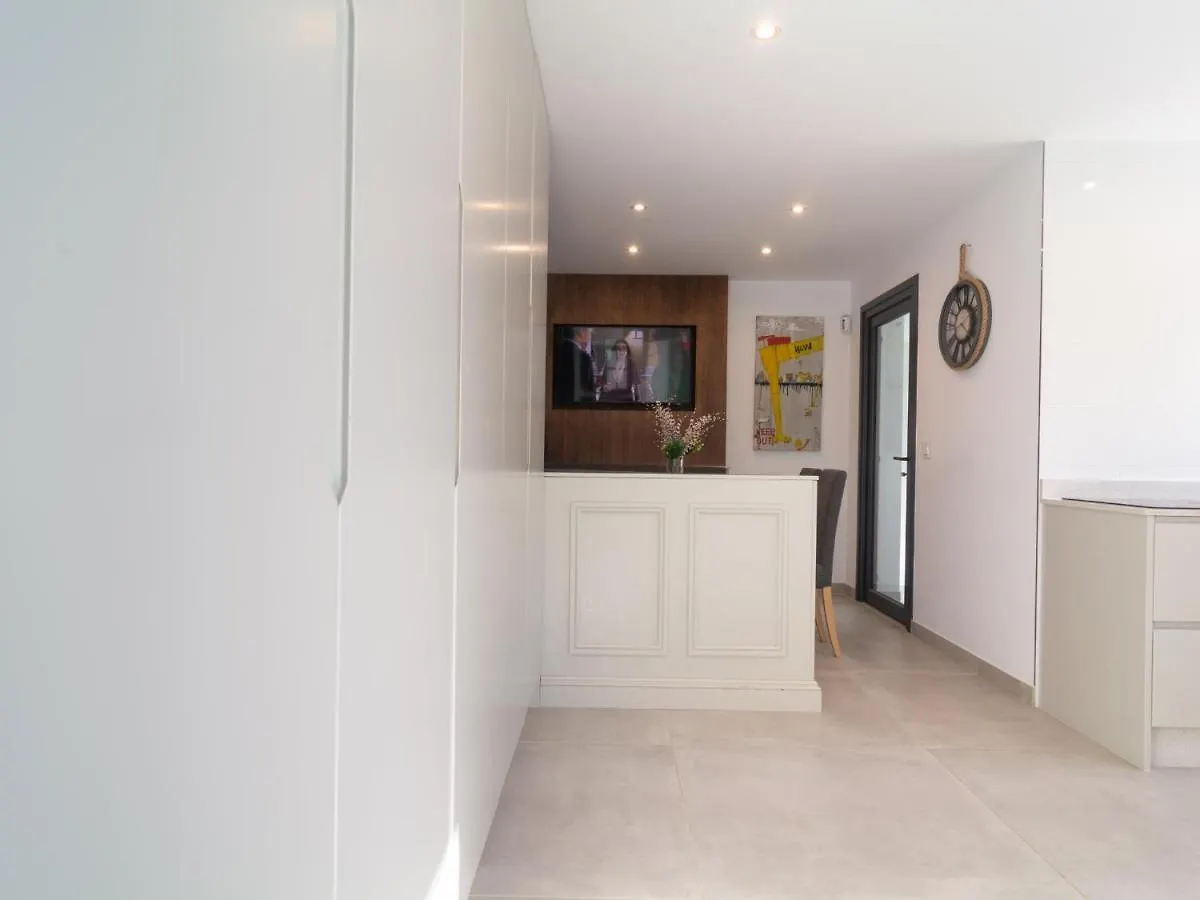 Villa In Las Chapas Playa With Private Heated Pool Marbella